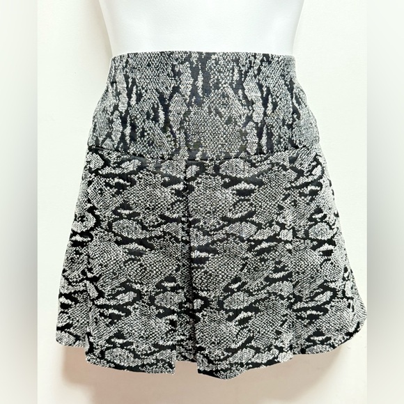Walter Baker Black and White Patterned Skirt Size 6 - Picture 1 of 7